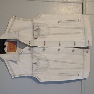 Levi's men's tracker vest size Small